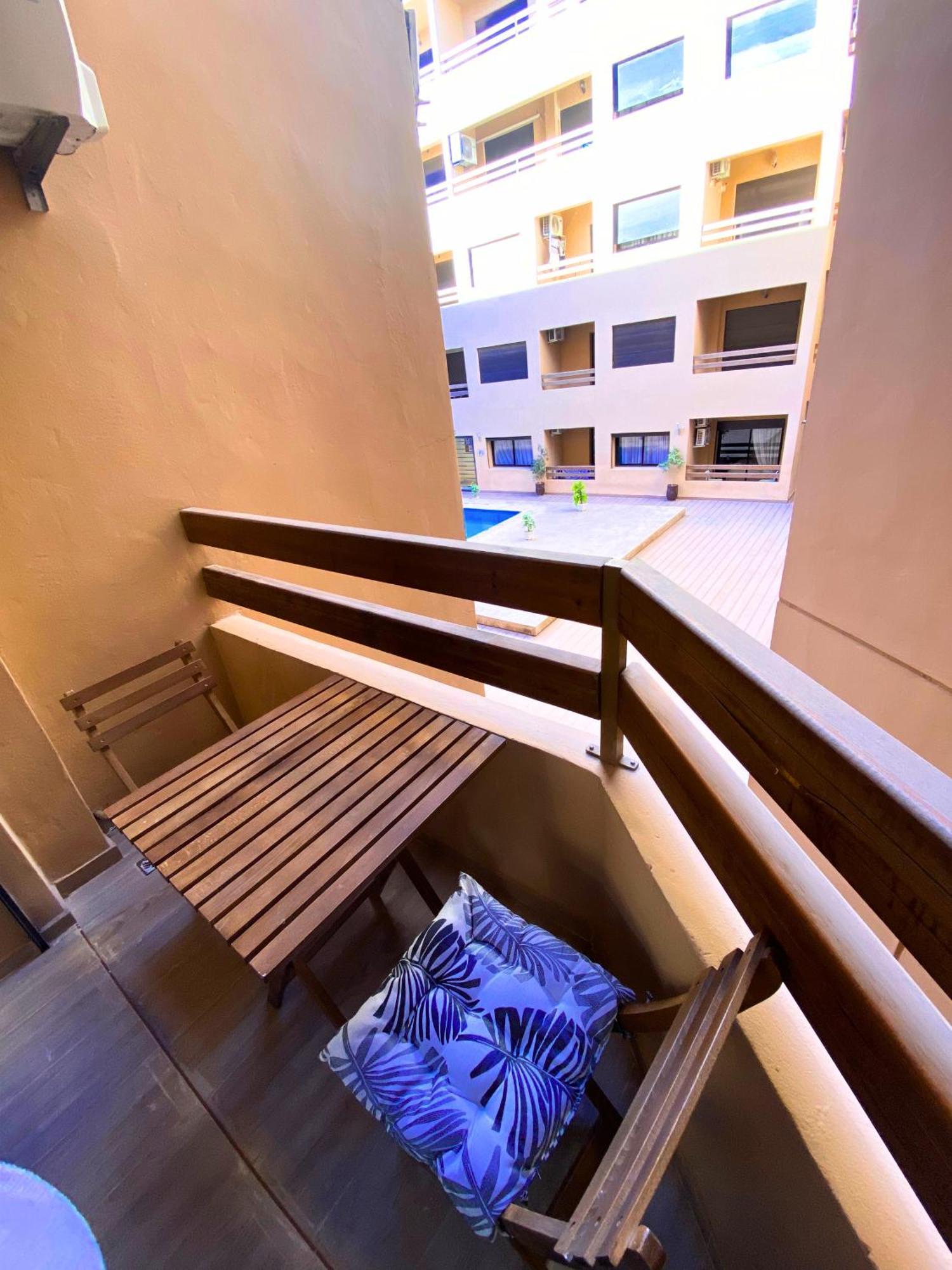 Le Modern Et Avec Piscine Et Parking Prive Appartamento